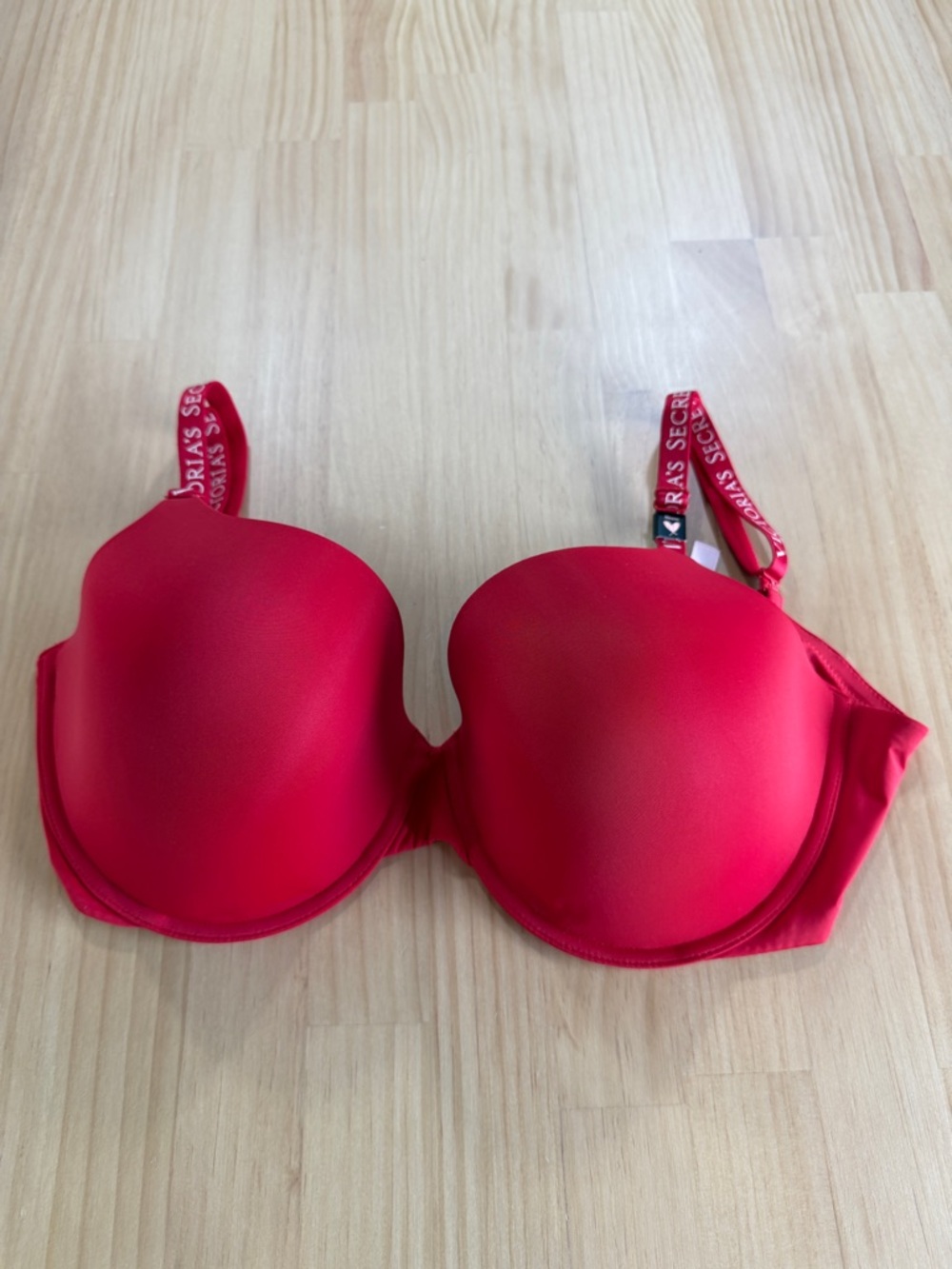 Victoria's Secret Bright Red Smooth Convertible Bra B6